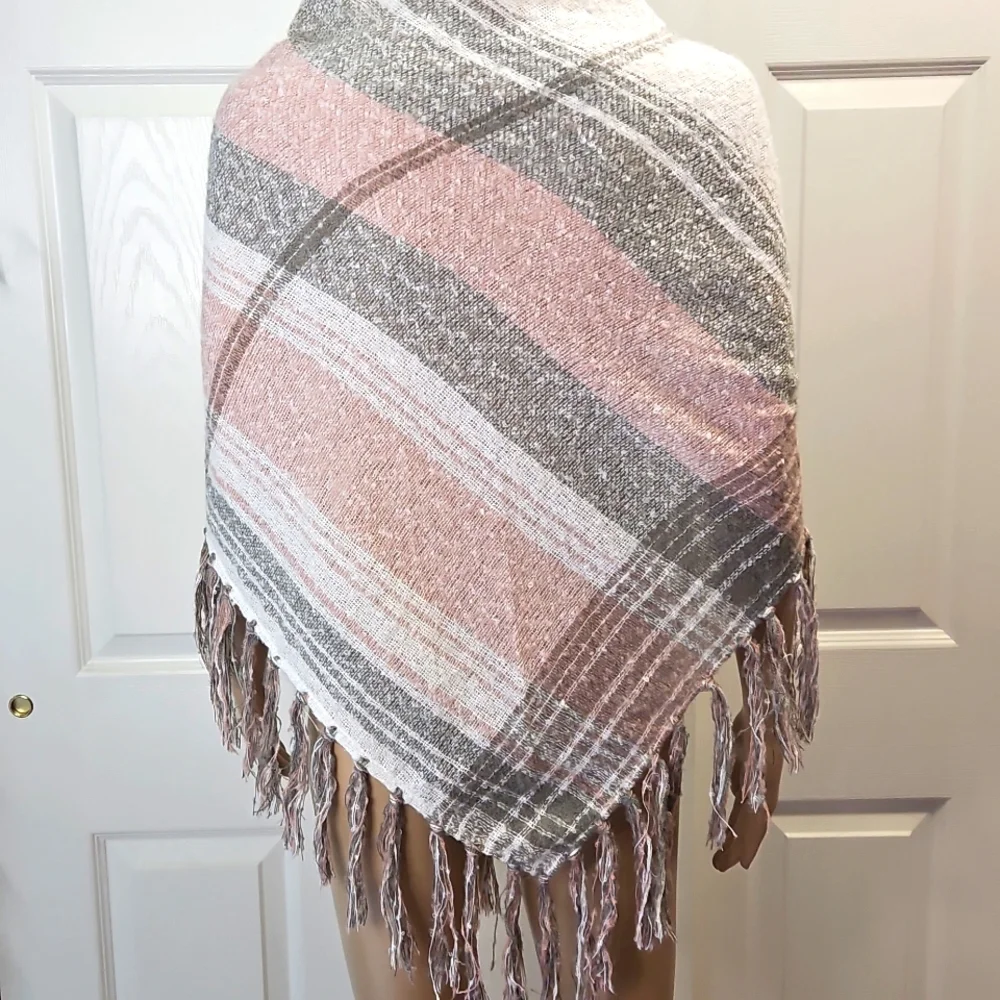 Altar'd State Pink and Gray Shawl with Fringe